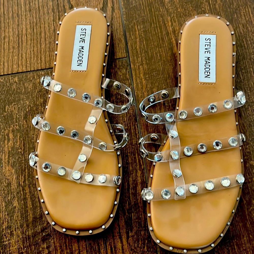 Steve Madden clear rhinestones Sandals- Size 6.5 in great conditions
